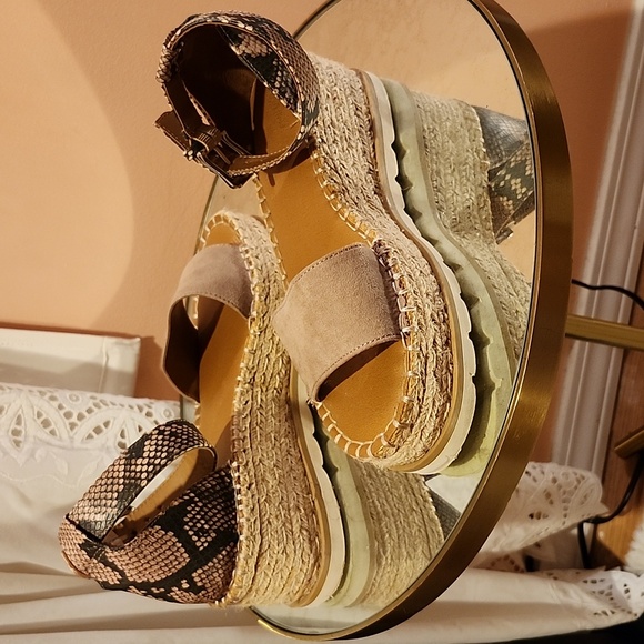 Universal Thread Faux Snake/Faux Suede Sandals - Picture 3 of 6